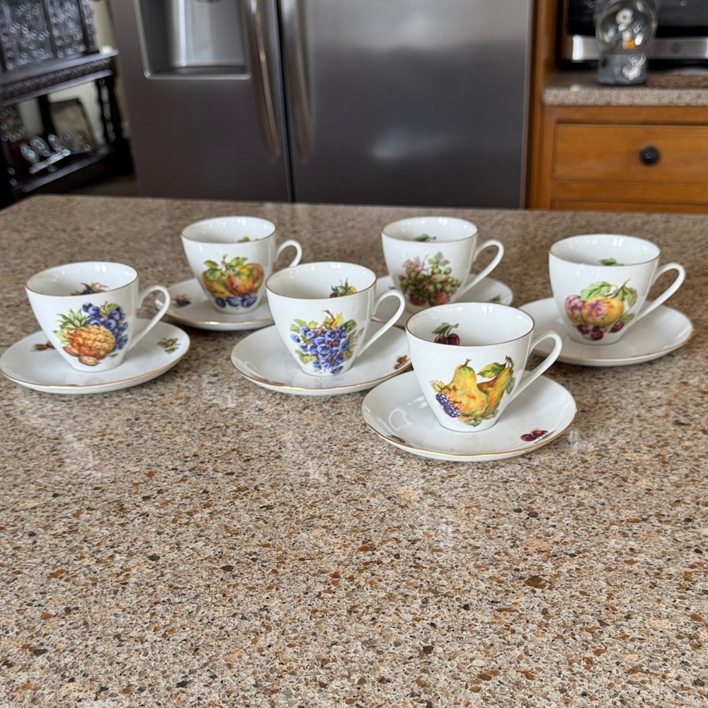 Vintage set of 6 Fruit Pattern Tea Cup and Saucer Set